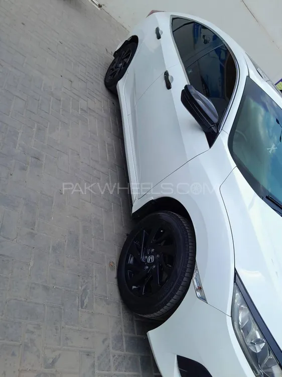 Honda Civic 2016 for Sale in Multan Image-1