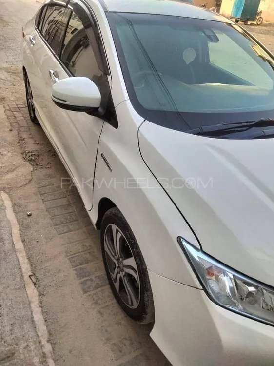 Honda Grace Hybrid 2015 for Sale in Lahore Image-1