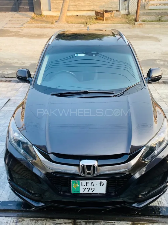 Honda Vezel 2014 for Sale in Faisalabad Image-1