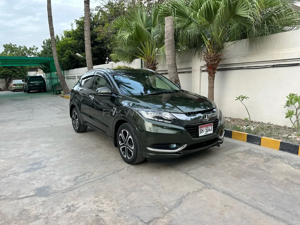 Honda Vezel 2014 for Sale in Karachi Image-1