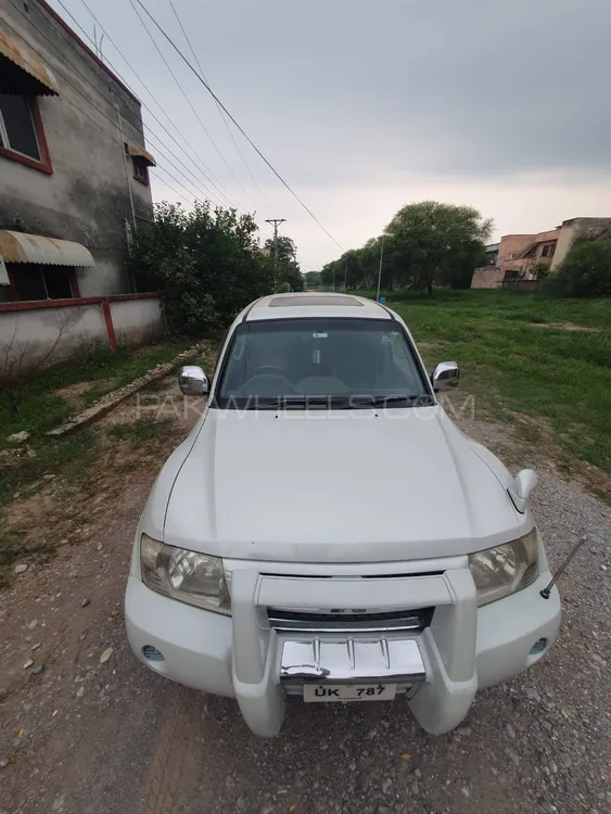 Mitsubishi Pajero 2004 for Sale in Rawalpindi Image-1