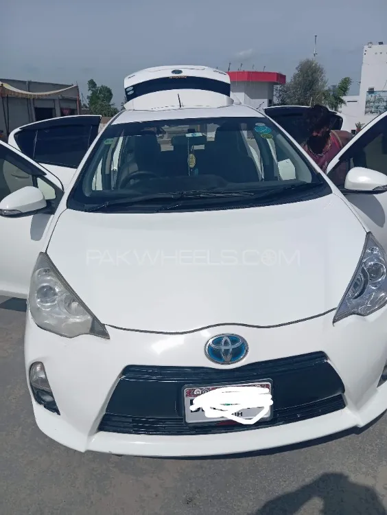 Toyota Aqua 2017 for Sale in Layyah Image-1