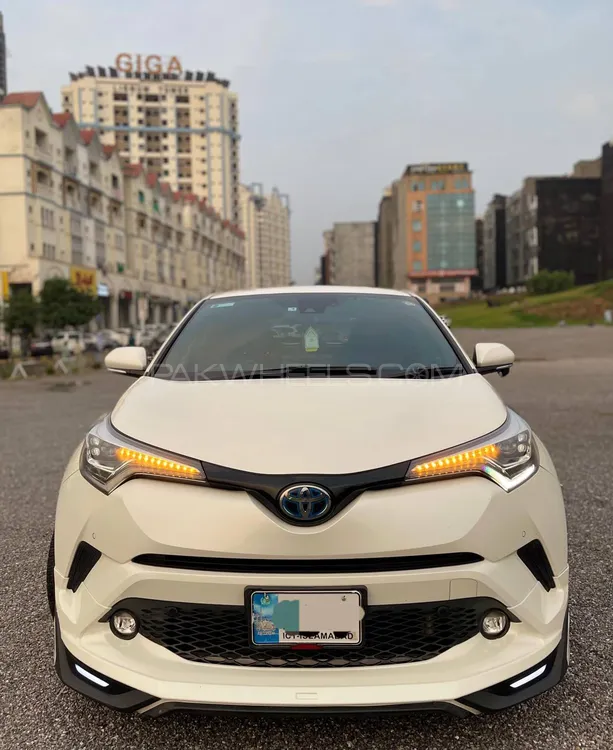Toyota C-HR 2019 for Sale in Islamabad Image-1