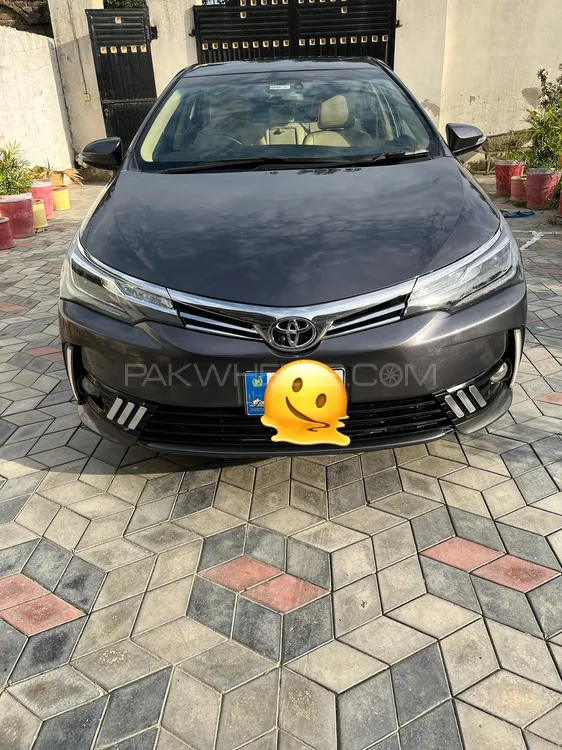 Toyota Corolla 2017 for Sale in Peshawar Image-1
