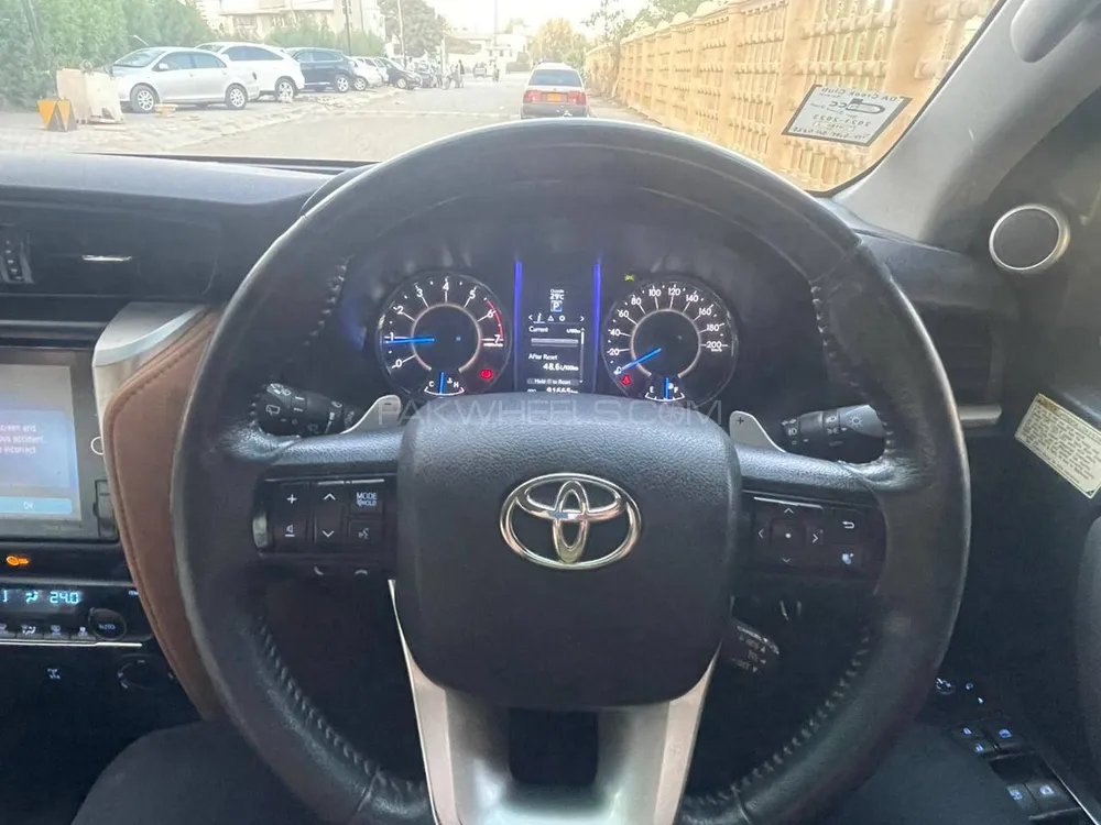 Toyota Fortuner 2017 for Sale in Karachi Image-1