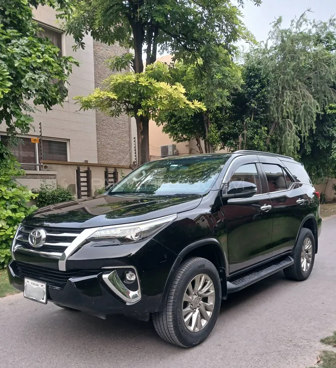 Toyota Fortuner 2019 for Sale in Lahore Image-1