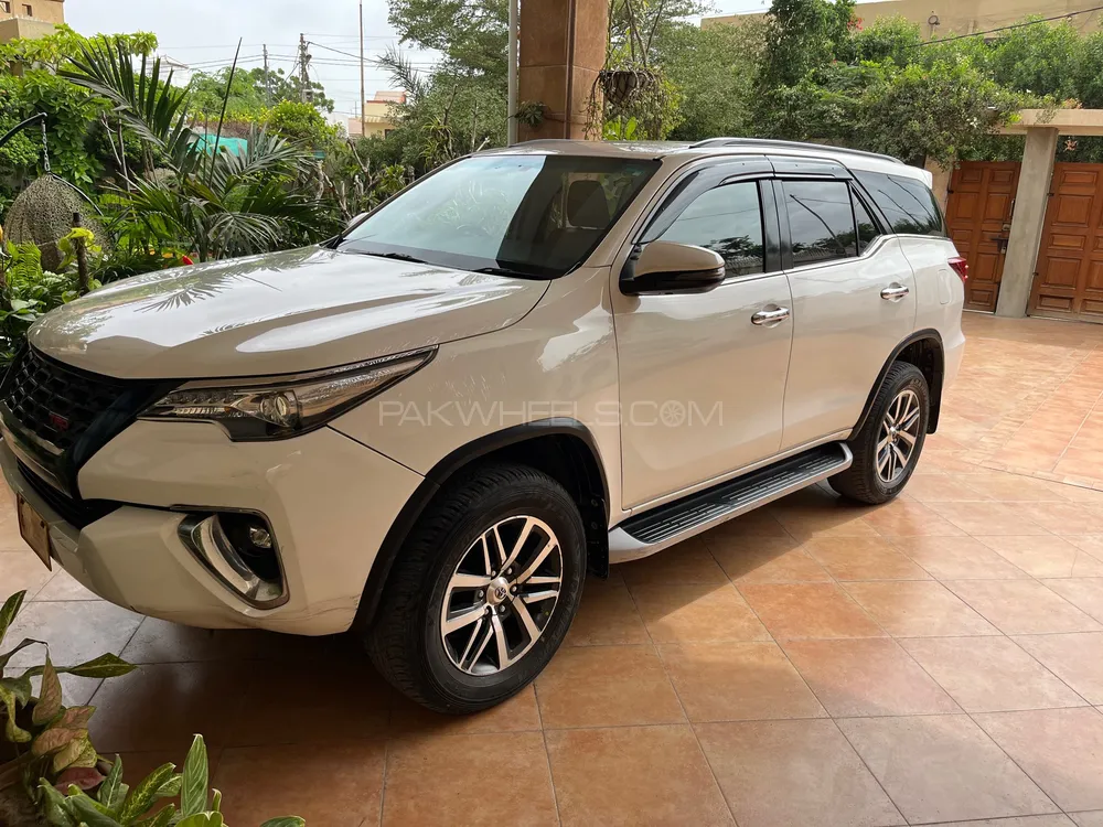 Toyota Fortuner 2018 for Sale in Karachi Image-1