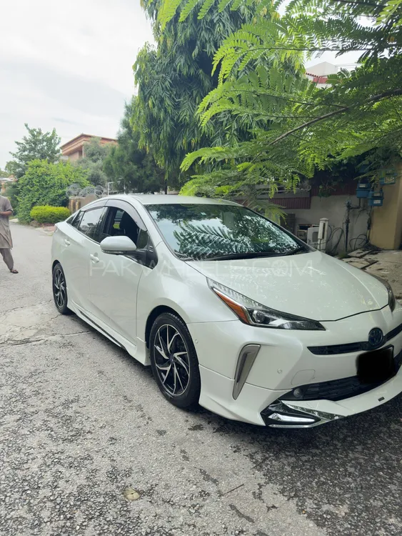 Toyota Prius 2021 for Sale in Islamabad Image-1