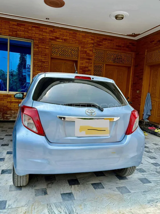 Toyota Vitz 2012 for Sale in Islamabad Image-1
