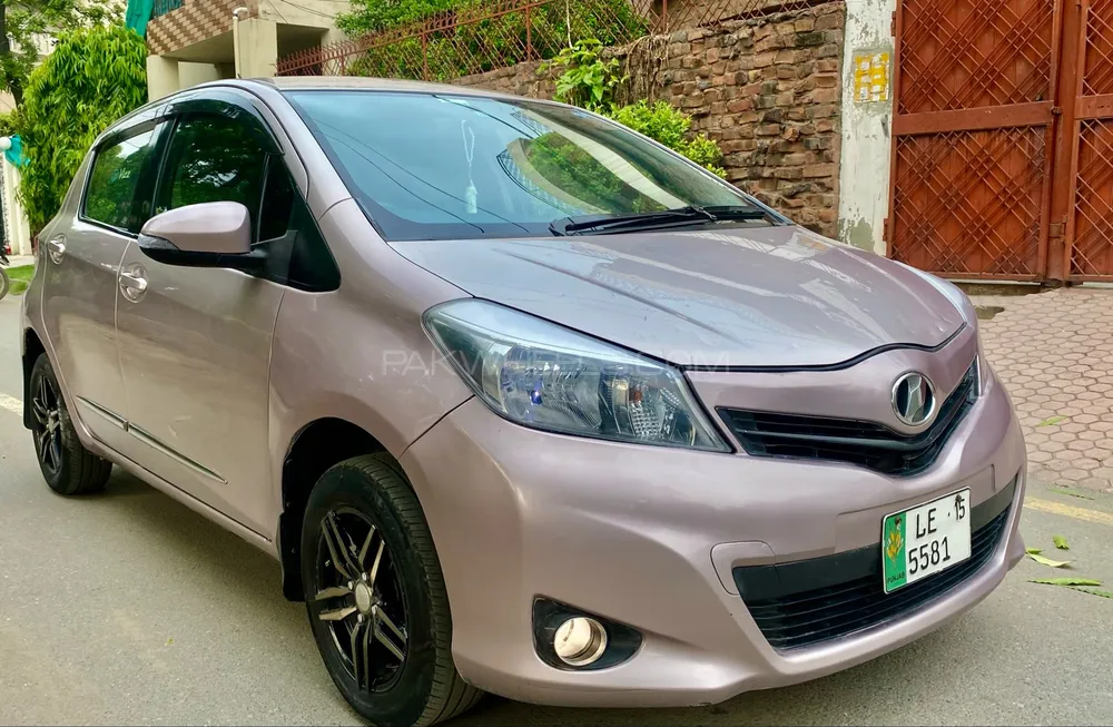 Toyota Vitz 2011 for Sale in Lahore Image-1