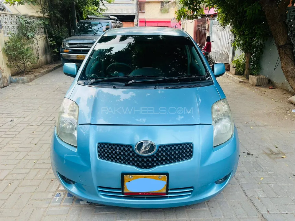 Toyota Vitz 2005 for Sale in Karachi Image-1