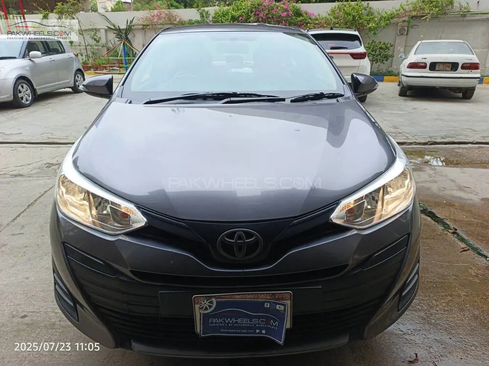 Toyota Yaris Sedan 2021 for Sale in Karachi Image-1