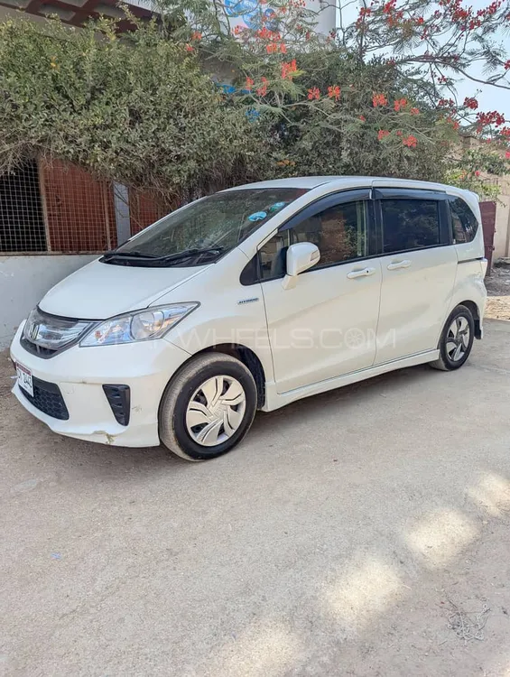 Honda Freed 2013 for Sale in Karachi Image-1