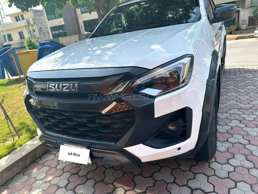ازوزو ڈی-میکس 2025 for Sale in اسلام آباد Image-1