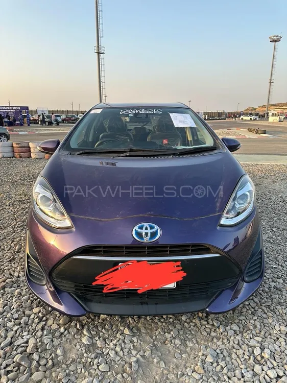 Toyota Aqua 2017 for Sale in Karachi Image-1
