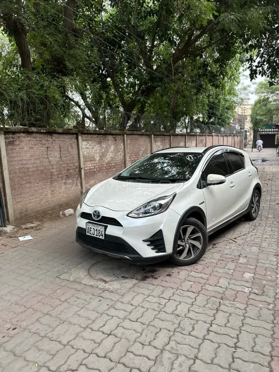 Toyota Aqua 2018 for Sale in Sialkot Image-1