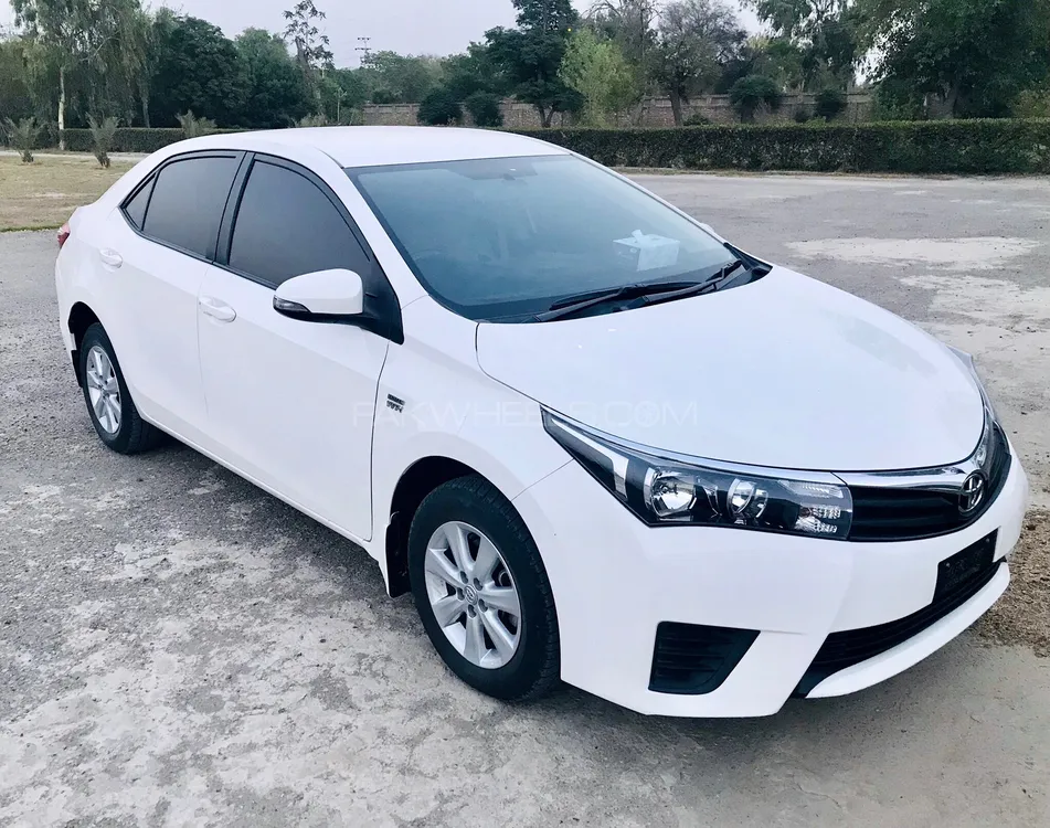 Toyota Corolla 2017 for Sale in Dera ismail khan Image-1