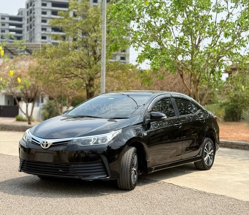 Toyota Corolla 2018 for Sale in Islamabad Image-1
