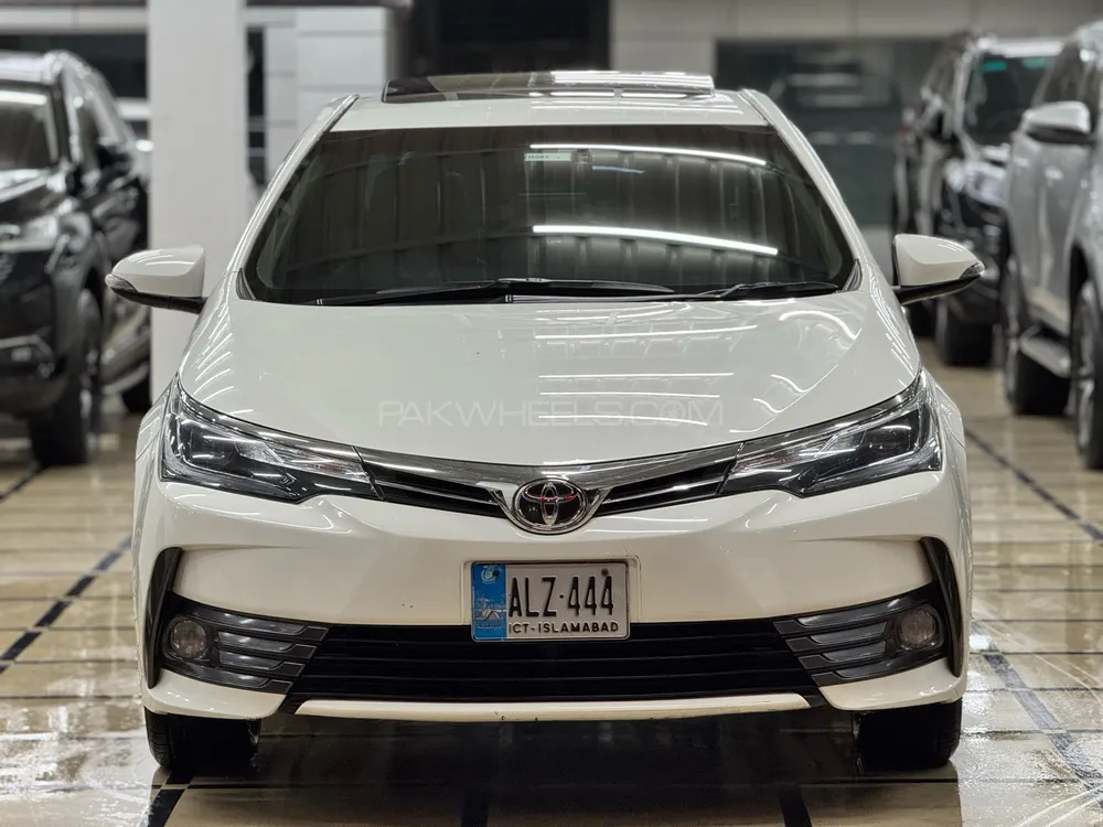Toyota Corolla 2019 for Sale in Peshawar Image-1