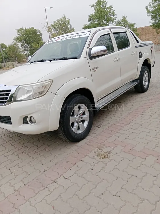 Toyota Hilux 2015 for Sale in Lahore Image-1