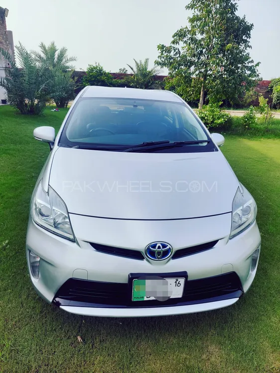 Toyota Prius 2012 for Sale in Lahore Image-1