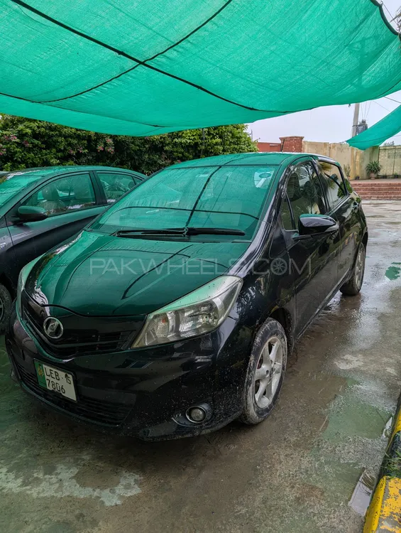 Toyota Vitz 2011 for Sale in Lahore Image-1