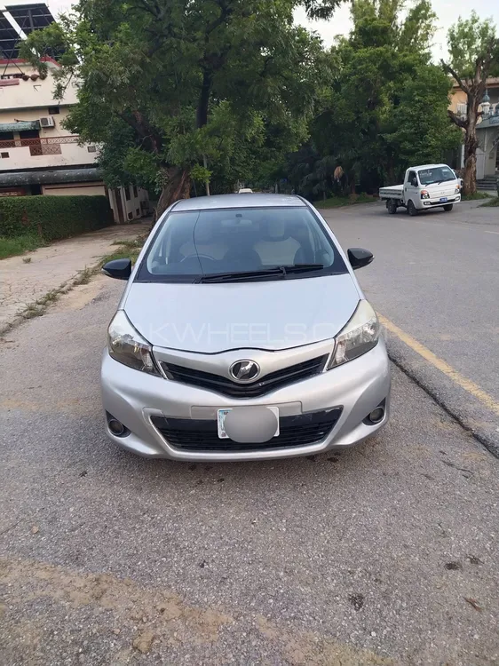 Toyota Vitz 2012 for Sale in Islamabad Image-1