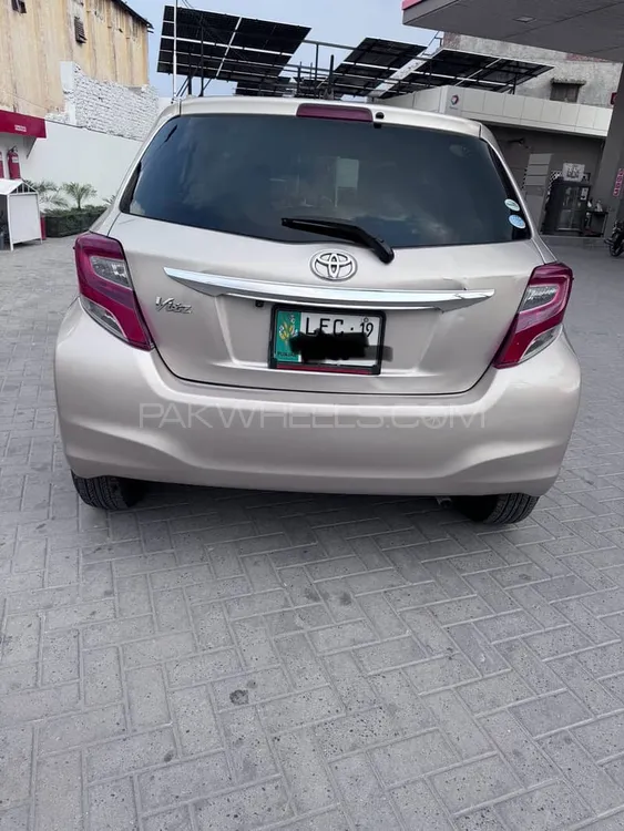 Toyota Vitz 2015 for Sale in Multan Image-1