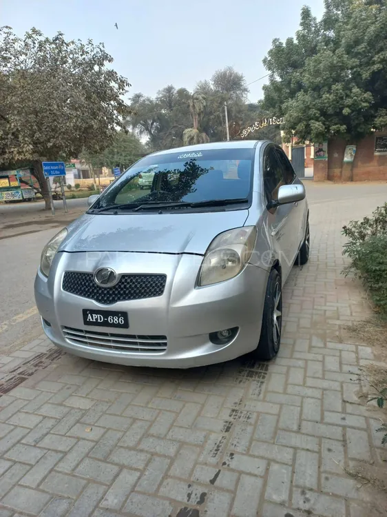 Toyota Vitz 2005 for Sale in D.G.Khan Image-1
