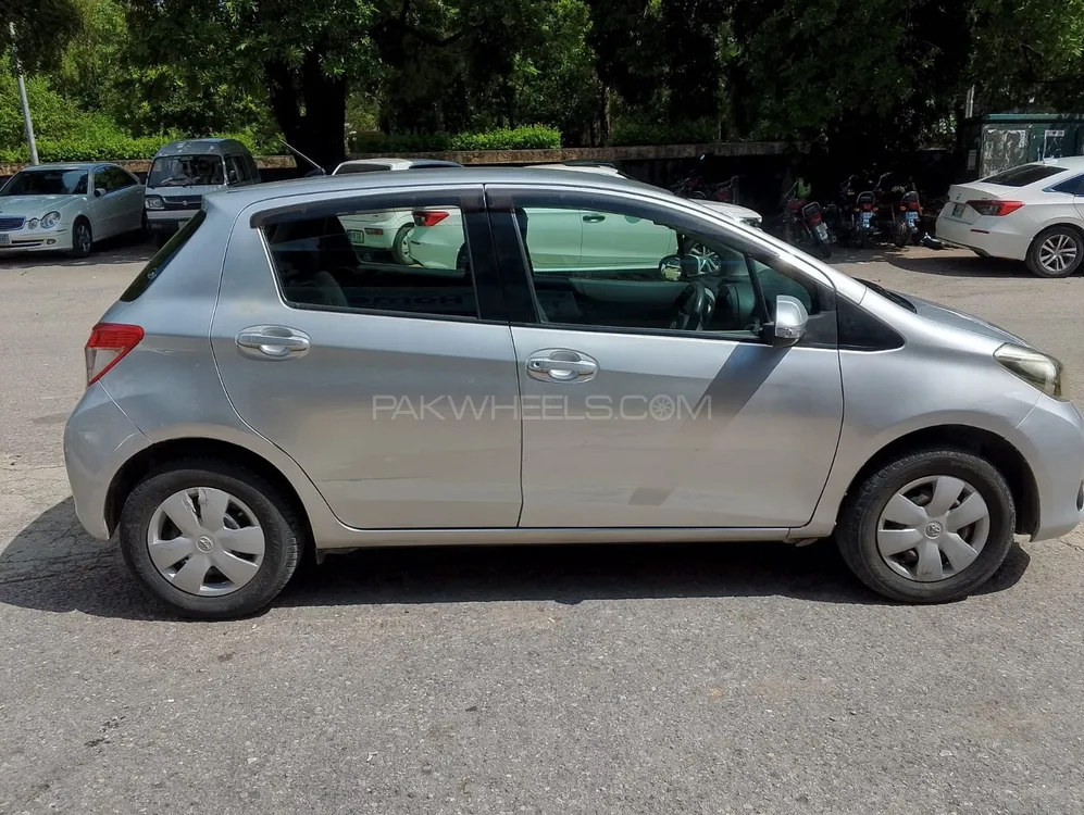Toyota Vitz 2011 for Sale in Islamabad Image-1