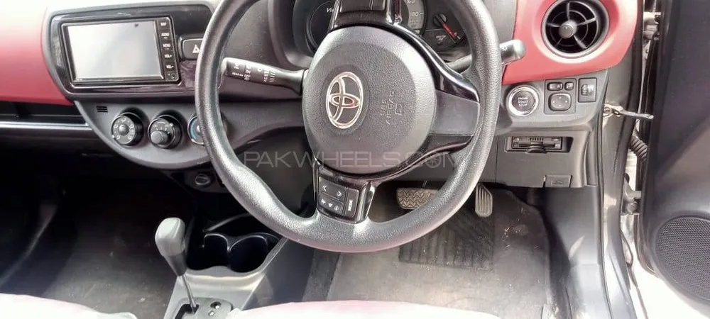 Toyota Vitz 2022 for Sale in Bhimber Image-1