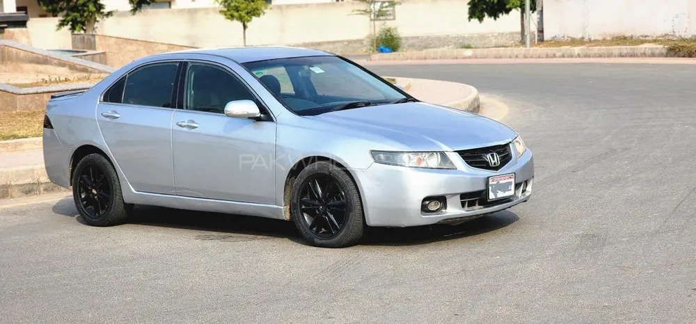 Honda Accord 2004 for Sale in Multan Image-1