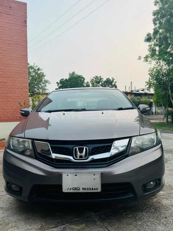 Honda City 2017 for Sale in Faisalabad Image-1