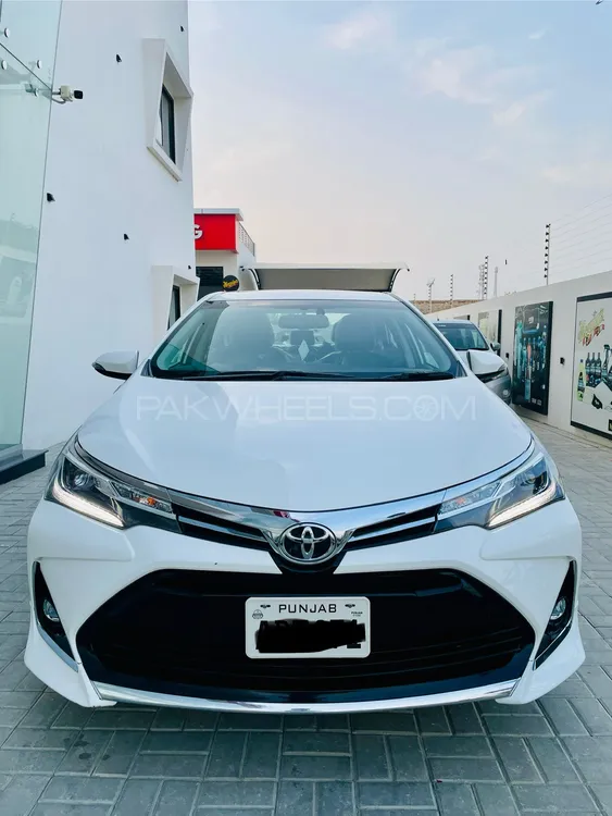 Toyota Corolla 2023 for Sale in Vehari Image-1