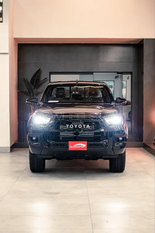Toyota Hilux 2025 for Sale in Islamabad Image-1