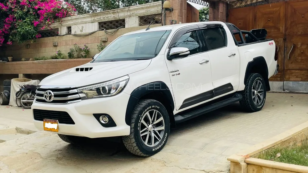 Toyota Hilux 2016 for Sale in Karachi Image-1