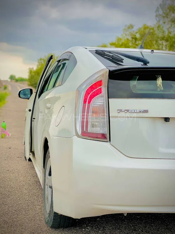 Toyota Prius 2011 for Sale in Bannu Toyota Prius 2011 for Sale in Bannu Image-5