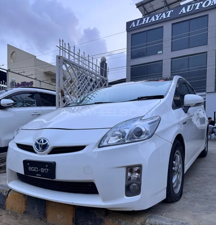 Toyota Prius 2011 for Sale in Karachi Image-1