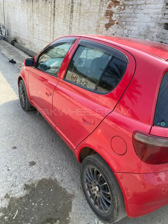 Toyota Vitz 2001 for Sale in Charsadda Image-1