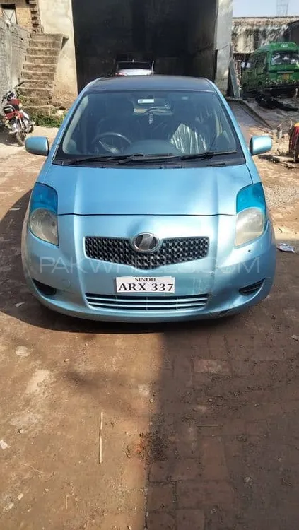 Toyota Vitz 2005 for Sale in Sialkot Image-1