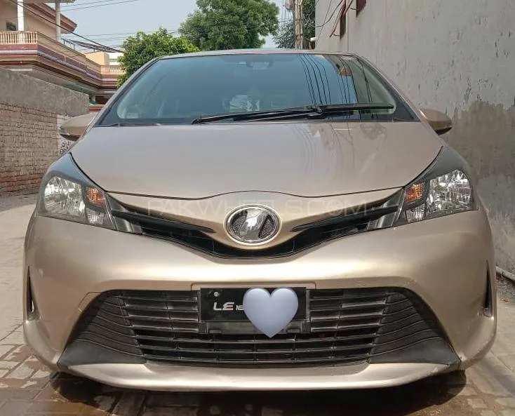 Toyota Vitz 2016 for Sale in Multan Image-1