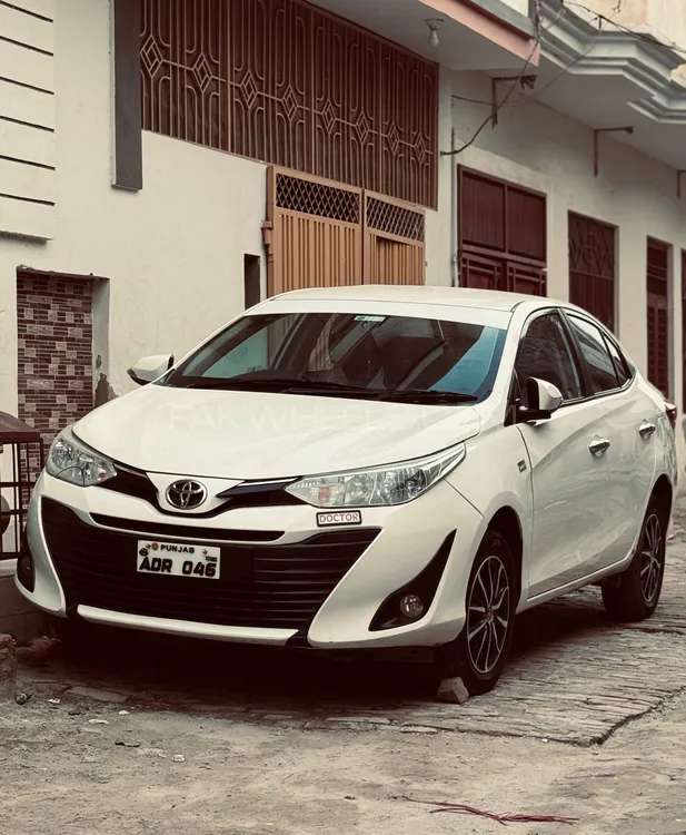 Toyota Yaris Sedan 2021 for Sale in Burewala Image-1