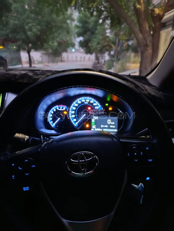 Toyota Yaris Sedan 2021 for Sale in Karachi Image-1