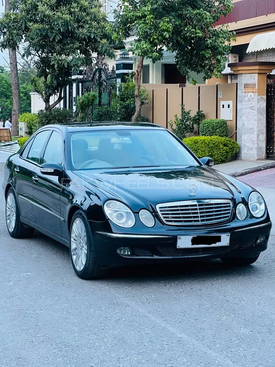 Mercedes Benz E Class 2005 for Sale in Islamabad Image-1