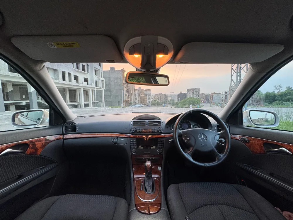 Mercedes Benz E Class 2004 for Sale in Rawalpindi Mercedes Benz E Class 2004 for Sale in Rawalpindi Image-8
