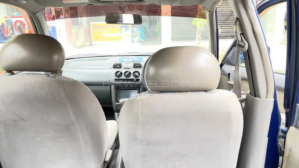 Nissan March 2001 for Sale in Karachi Image-1