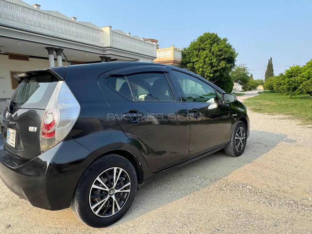 Toyota Aqua 2012 for Sale in Attock Image-1
