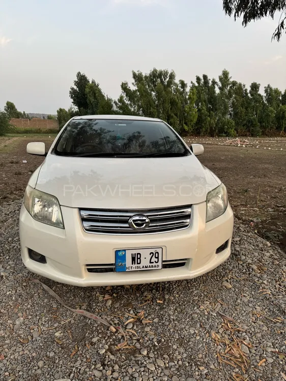 Toyota Corolla Axio 2007 for Sale in Kohat Image-1