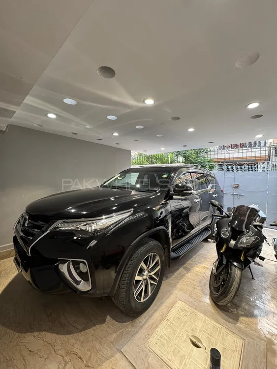 Toyota Fortuner 2017 for Sale in Karachi Image-1