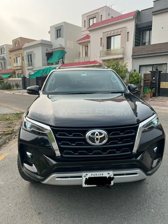 Toyota Fortuner 2021 for Sale in Lahore Image-1